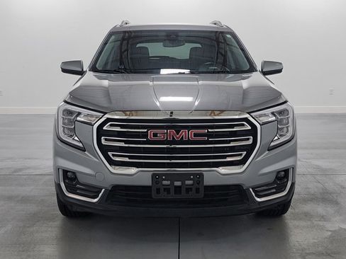 Used 2024 GMC Terrain SLT image 3