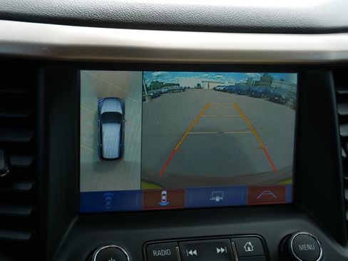 Used 2018 GMC Acadia Denali w/ Technology Package AWD/4WD image 28