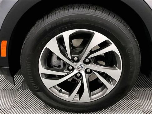 Used 2022 Buick Envision Essence w/ Safety Package image 10