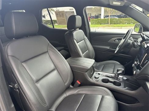 Used 2023 Chevrolet Traverse LT image 28