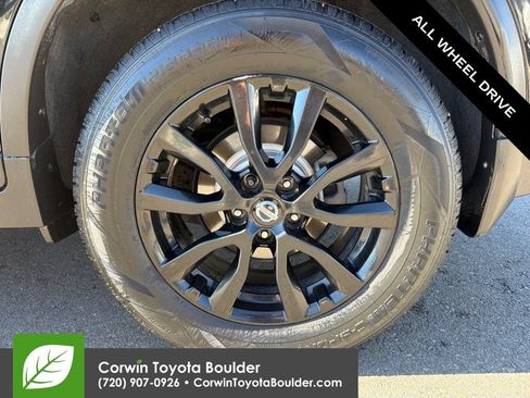 Used 2017 Nissan Rogue SV AWD/4WD image 32