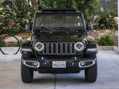 Used 2024 Jeep Wrangler Unlimited Sahara w/ Safety Group AWD/4WD image 2