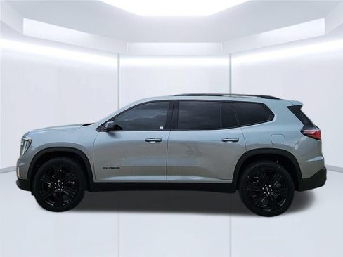 Used 2025 GMC Acadia Elevation w/ Elevation Premium Package FWD image 7