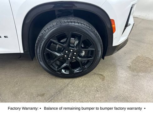 Used 2025 Chevrolet Traverse RS w/ LPO, Floor Liner Package FWD image 16