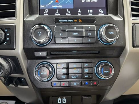 Used 2018 Ford F150 Lariat w/ Heavy-Duty Payload Package image 26