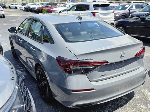 Used 2025 Honda Civic Sport image 4
