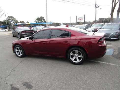 Used 2017 Dodge Charger SXT w/ Navigation & Travel Group image 5