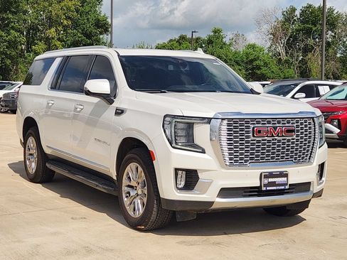 Used 2021 GMC Yukon XL Denali AWD/4WD image 3