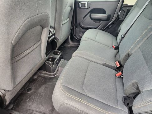 Used 2025 Jeep Wrangler Unlimited Sport AWD/4WD image 30
