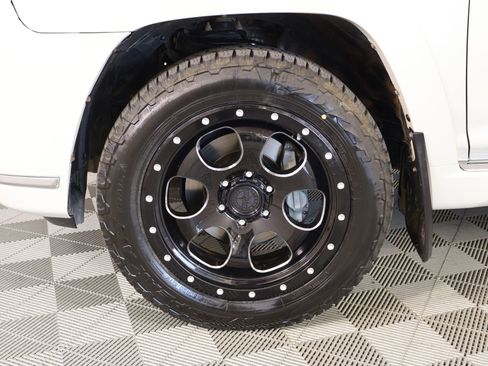 Used 2018 Toyota 4Runner Limited AWD/4WD image 19