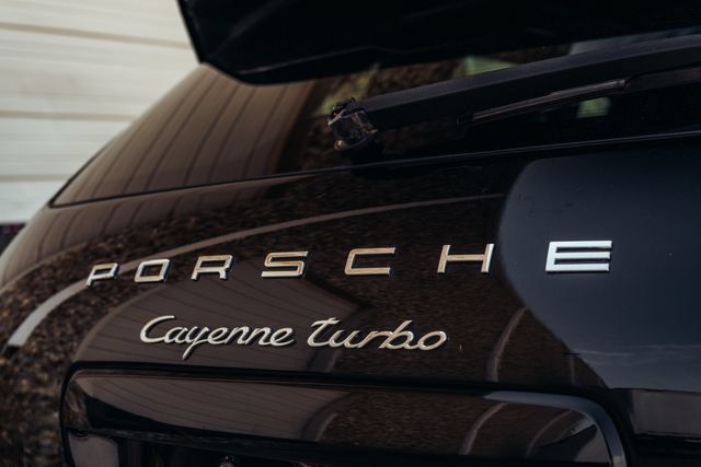 Used 2012 Porsche Cayenne Turbo AWD/4WD image 28