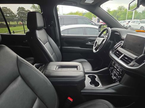 Used 2022 Chevrolet Tahoe Z71 w/ Luxury Package AWD/4WD image 11