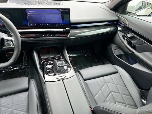 Used 2026 BMW 530i xDrive 530i xDrive w/ Executive Package image 24