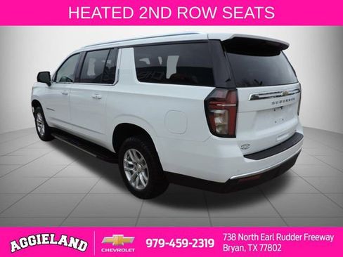 Certified 2022 Chevrolet Suburban LT w/ Luxury Package image 6