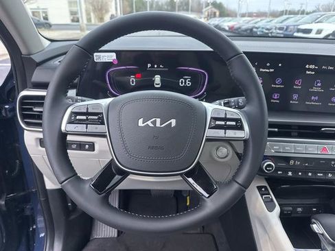 New 2025 Kia Telluride S image 11