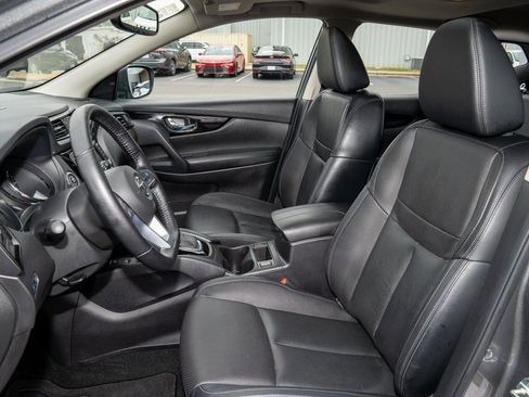 Used 2022 Nissan Rogue Sport SL w/ Premium Package image 10