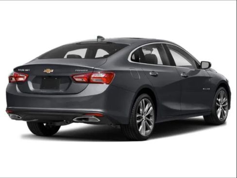 Used 2022 Chevrolet Malibu LT w/ Leather Package FWD image 2