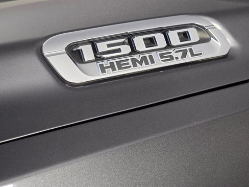 Used 2019 RAM 1500 Big Horn AWD/4WD image 12