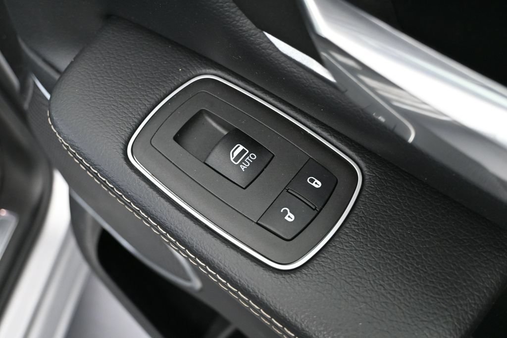 Used 2021 RAM 1500 Laramie w/ Sport Appearance Package AWD/4WD image 36