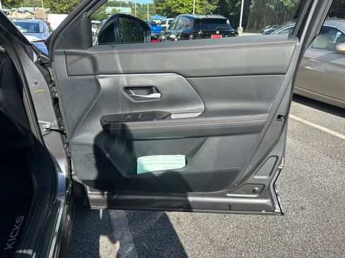 New 2026 Nissan Kicks SR image 14