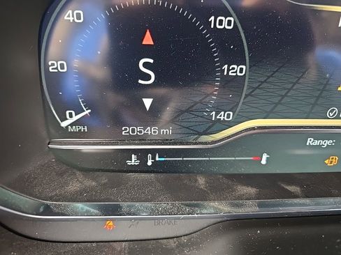 Used 2024 GMC Yukon SLT w/ SLT Luxury Package image 24