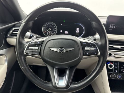 Used 2024 Genesis G70 2.5T image 16