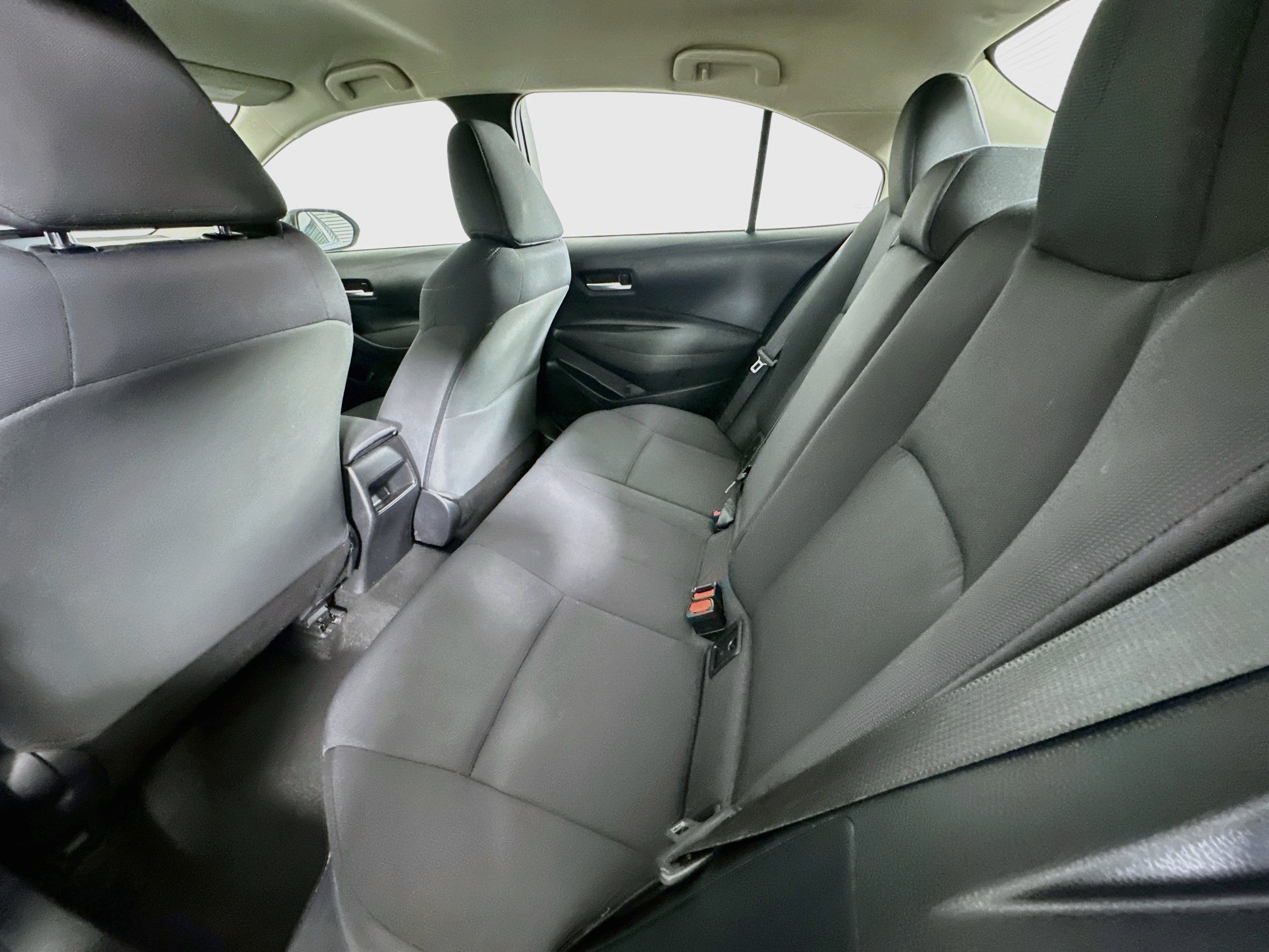 Used 2021 Toyota Corolla LE FWD image 26