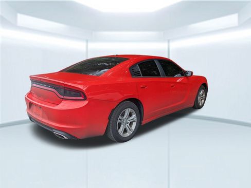 Used 2020 Dodge Charger SXT w/ Leather Interior Group image 5
