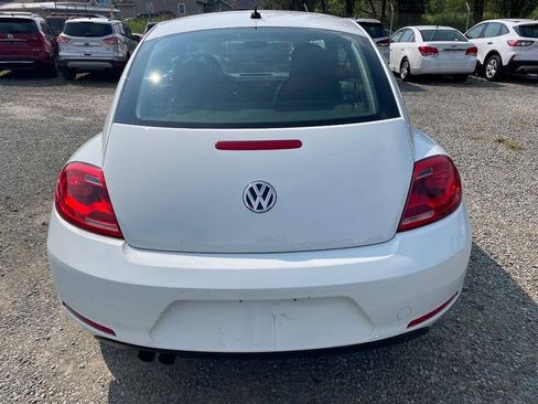 Used 2015 Volkswagen Beetle 1.8T Classic FWD image 6