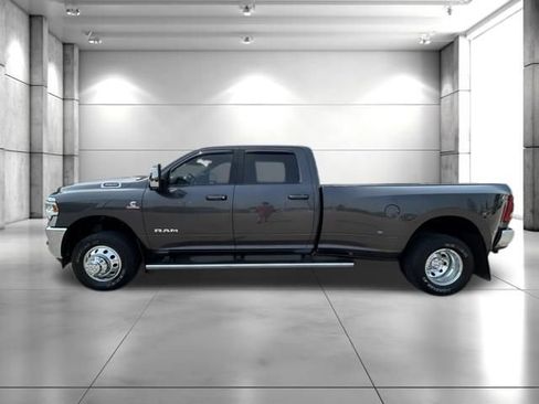 Used 2023 RAM 3500 Laramie AWD/4WD image 5