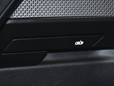 Used 2025 BMW 740i xDrive 740i xDrive image 21