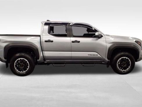 Used 2025 Toyota Tacoma TRD Off-Road w/ TRD Off Road Upgrade Package image 13