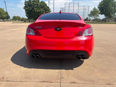 Used 2011 Hyundai Genesis 2.0T image 24