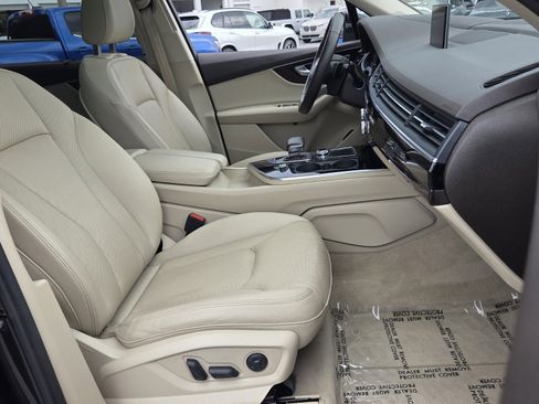 Used 2019 Audi Q7 3.0T Prestige AWD/4WD image 17