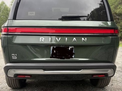 Used 2025 Rivian R1S Adventure AWD/4WD image 10