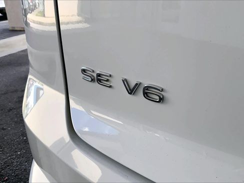 Used 2023 Volkswagen Atlas Cross Sport SE w/ Panoramic Sunroof Package FWD image 10