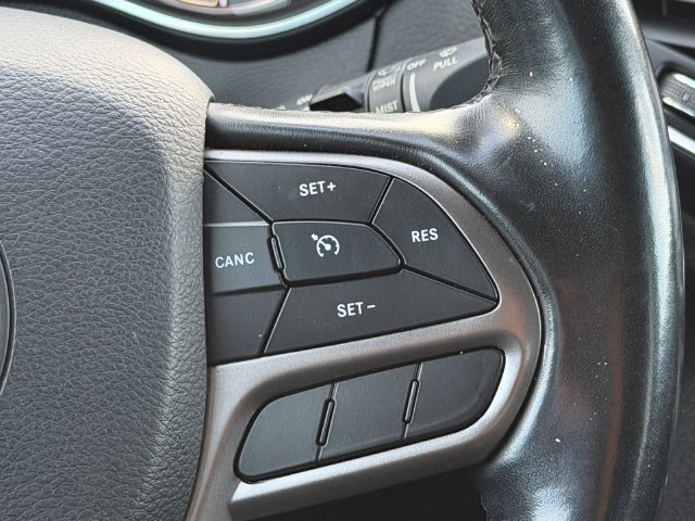 Used 2020 Jeep Cherokee Latitude Plus w/ Cold Weather Group AWD/4WD image 27