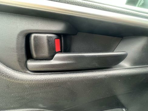 Used 2022 Toyota RAV4 LE AWD/4WD image 25