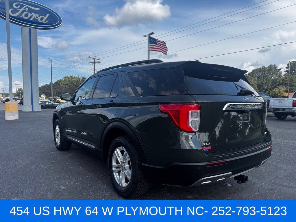 Used 2023 Ford Explorer XLT w/ Equipment Group 202A AWD/4WD image 3