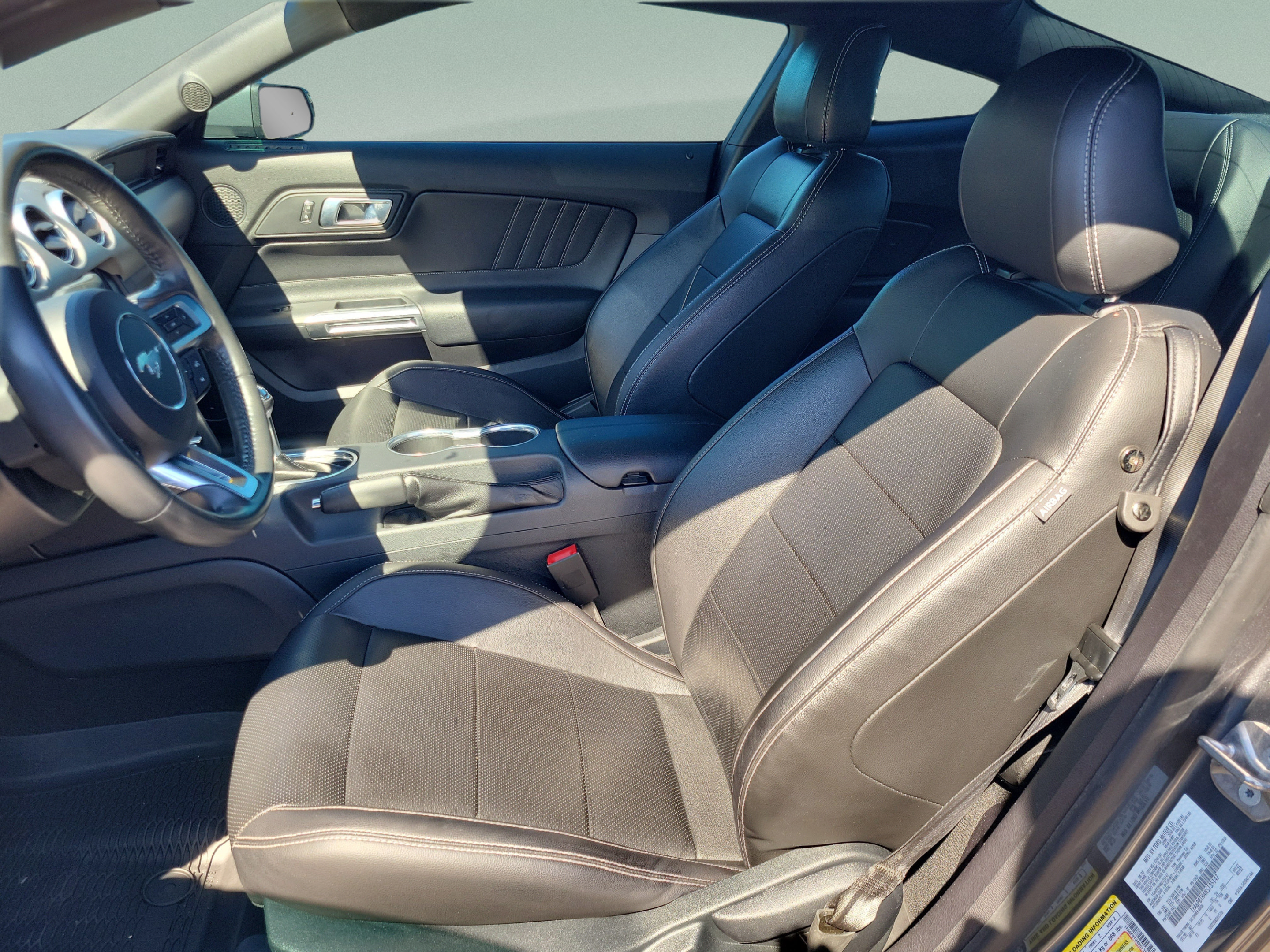 Used 2022 Ford Mustang Premium RWD image 8