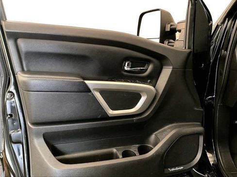 Used 2017 Nissan Titan PRO-4X AWD/4WD image 23
