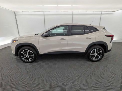New 2026 Chevrolet Trax RS w/ Sunroof Package FWD image 3