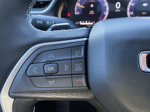 New 2025 Jeep Grand Cherokee Laredo image 16