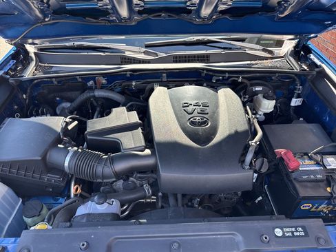Used 2017 Toyota Tacoma TRD Sport w/ Tow Package (A/T) AWD/4WD image 35