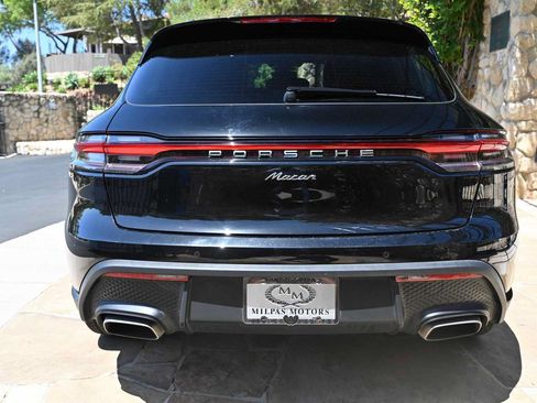 Used 2024 Porsche Macan AWD/4WD image 10