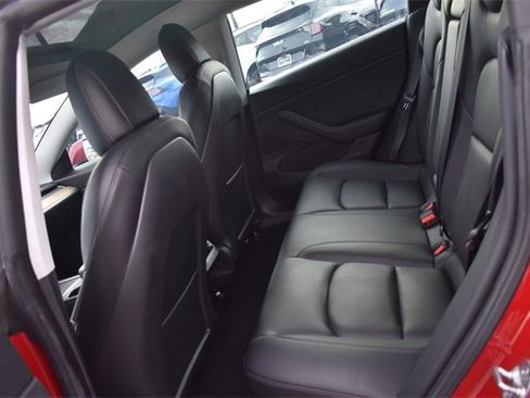 Used 2021 Tesla Model 3 Performance image 17