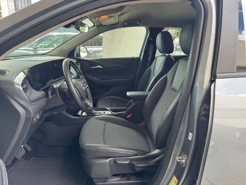 Used 2025 Buick Encore GX Preferred FWD image 27