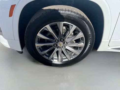 Used 2023 Chevrolet Traverse Premier w/ LPO, 'HIT The Road' Package FWD image 34