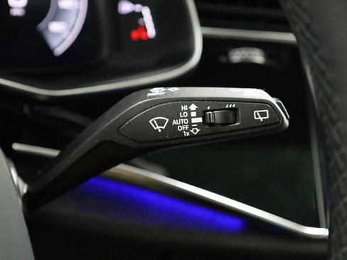 Used 2022 Audi Q8 Prestige w/ Prestige Package image 28