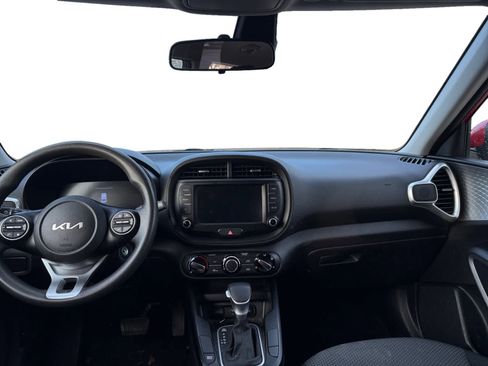 Used 2023 Kia Soul LX w/ LX Technology Package image 11